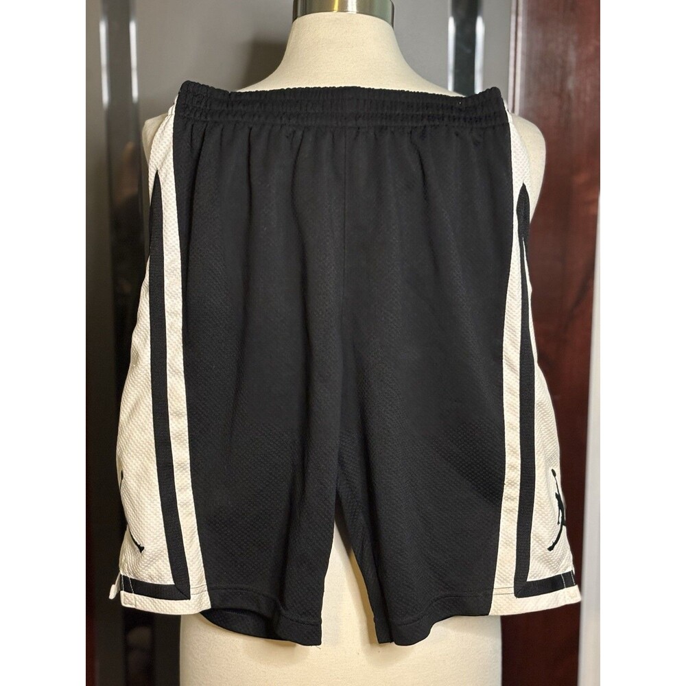 Youth Air Jordan Black & White Basketball Shorts Size Large 12-13